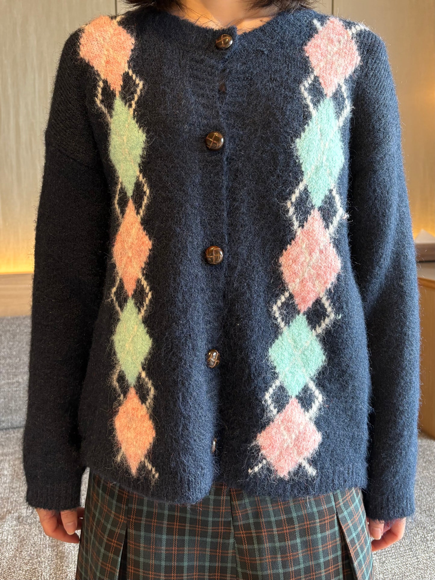 アーガイルボタンカーディガン DPB99056