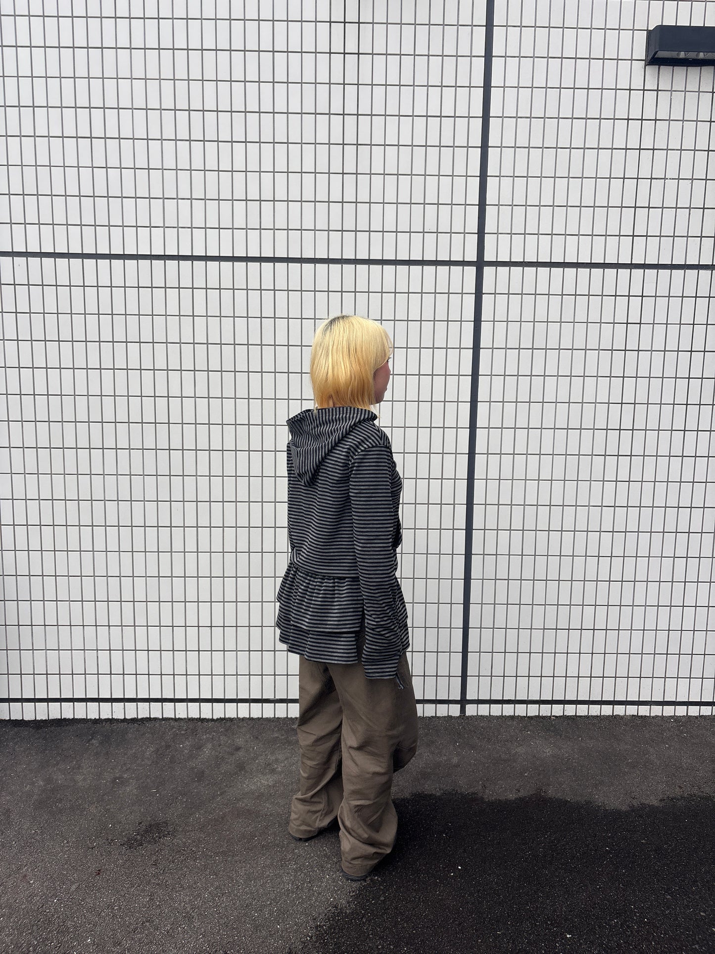 フリルストライプフーディー DPB97047