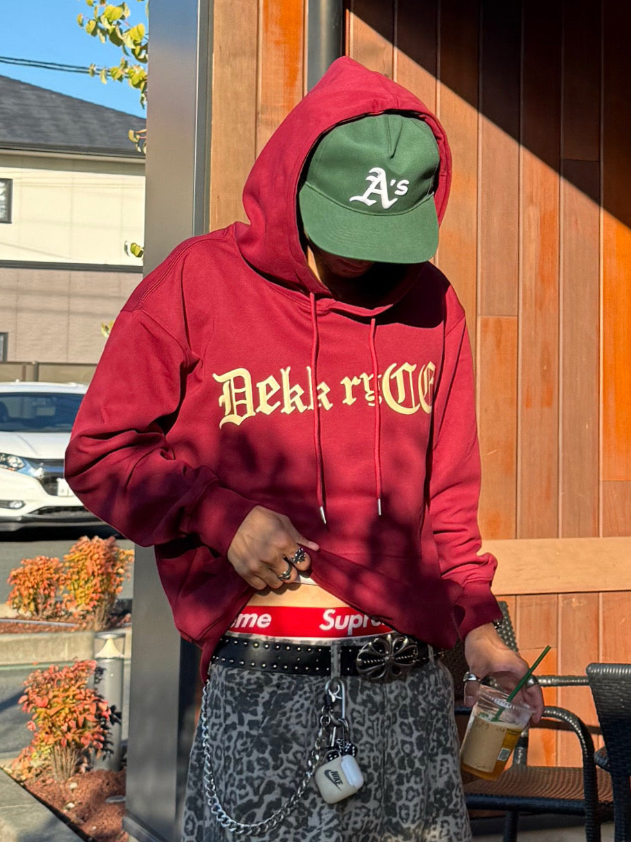 ゴシックレタリングパーカー DPB90038