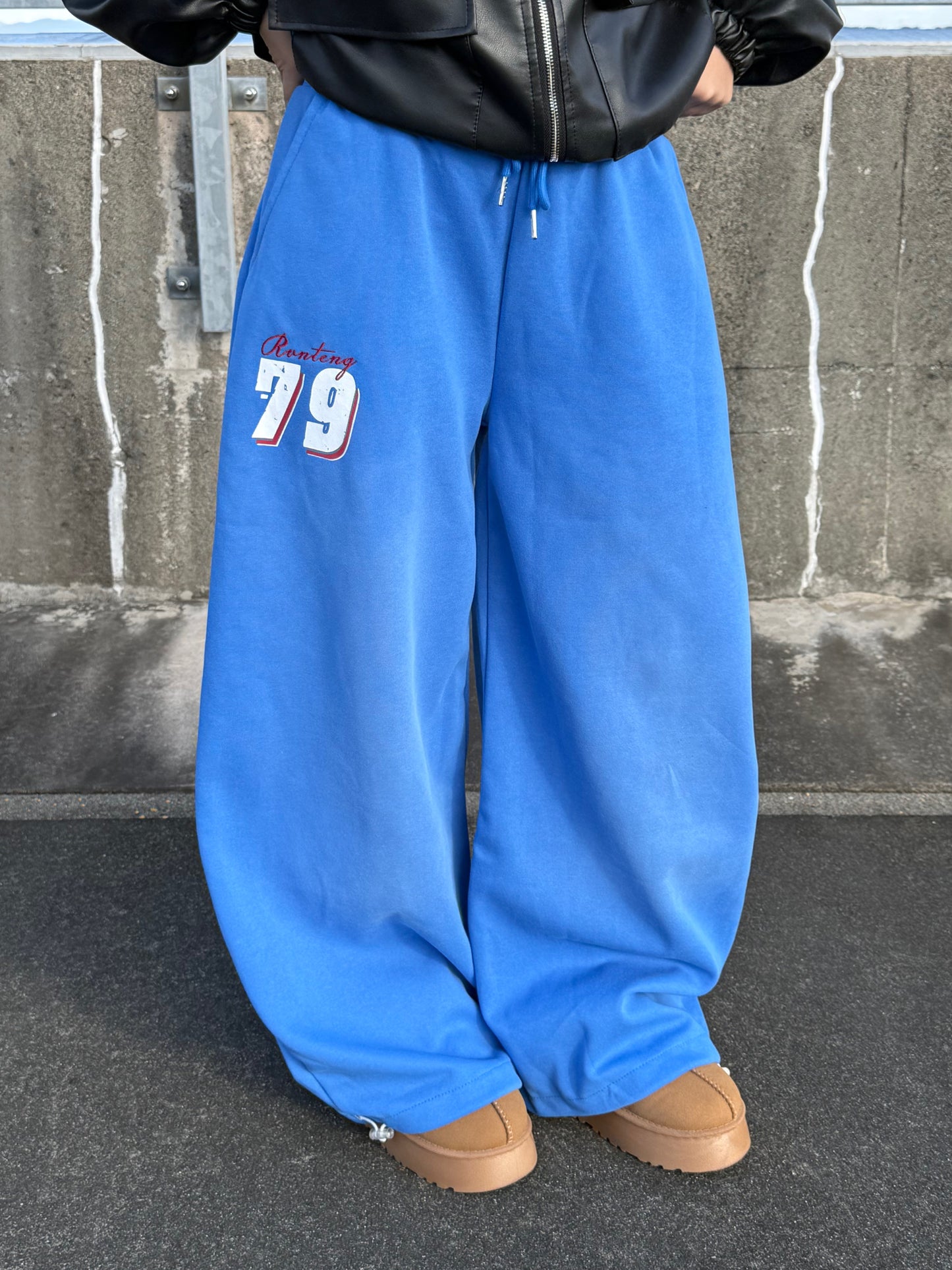 ロゴプリントスウェットパンツ DPB73532