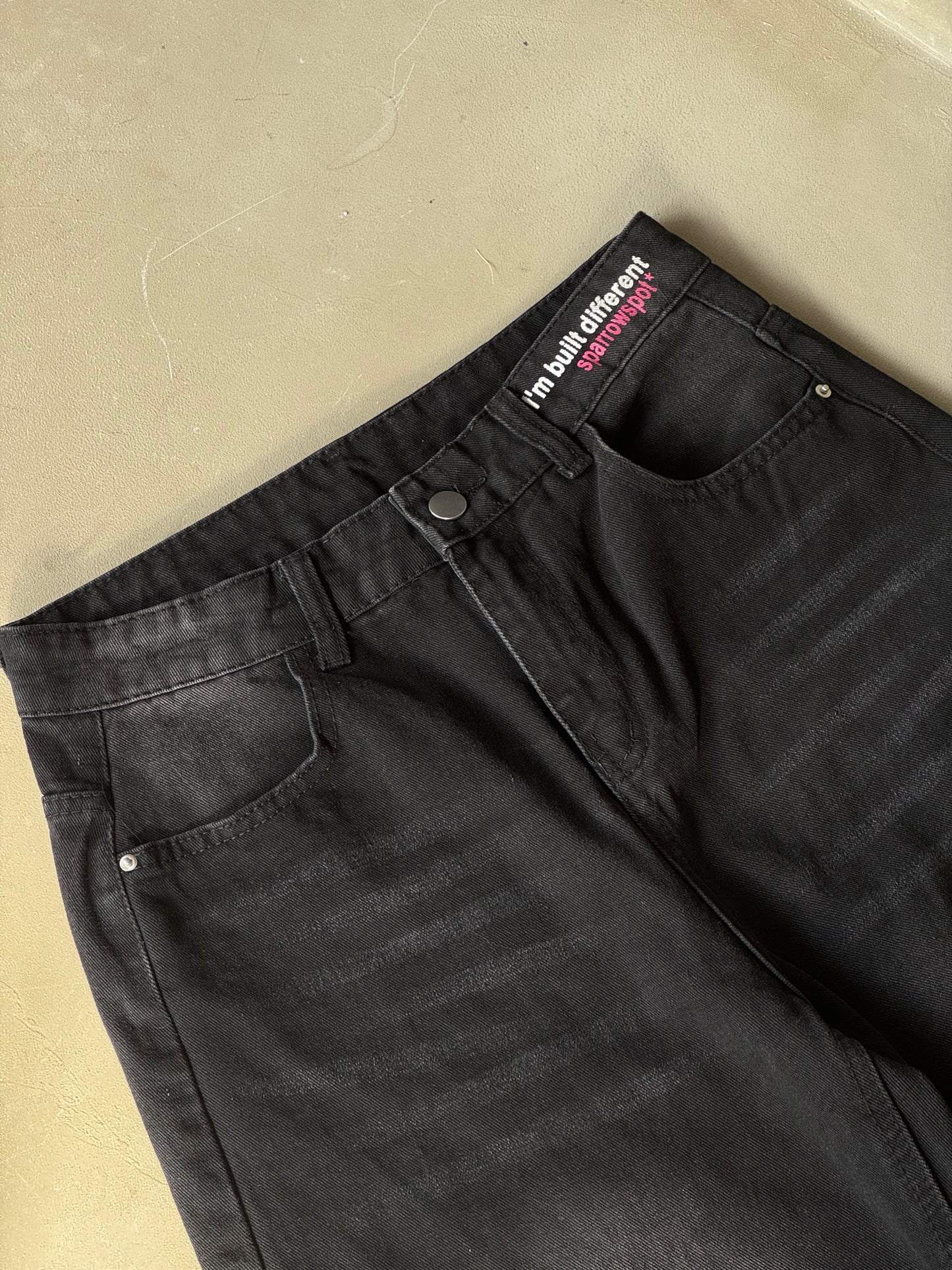 ビビットバックロゴデニムパンツ DPB86241