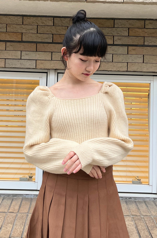 パフスリーブニットトップス DPA43158