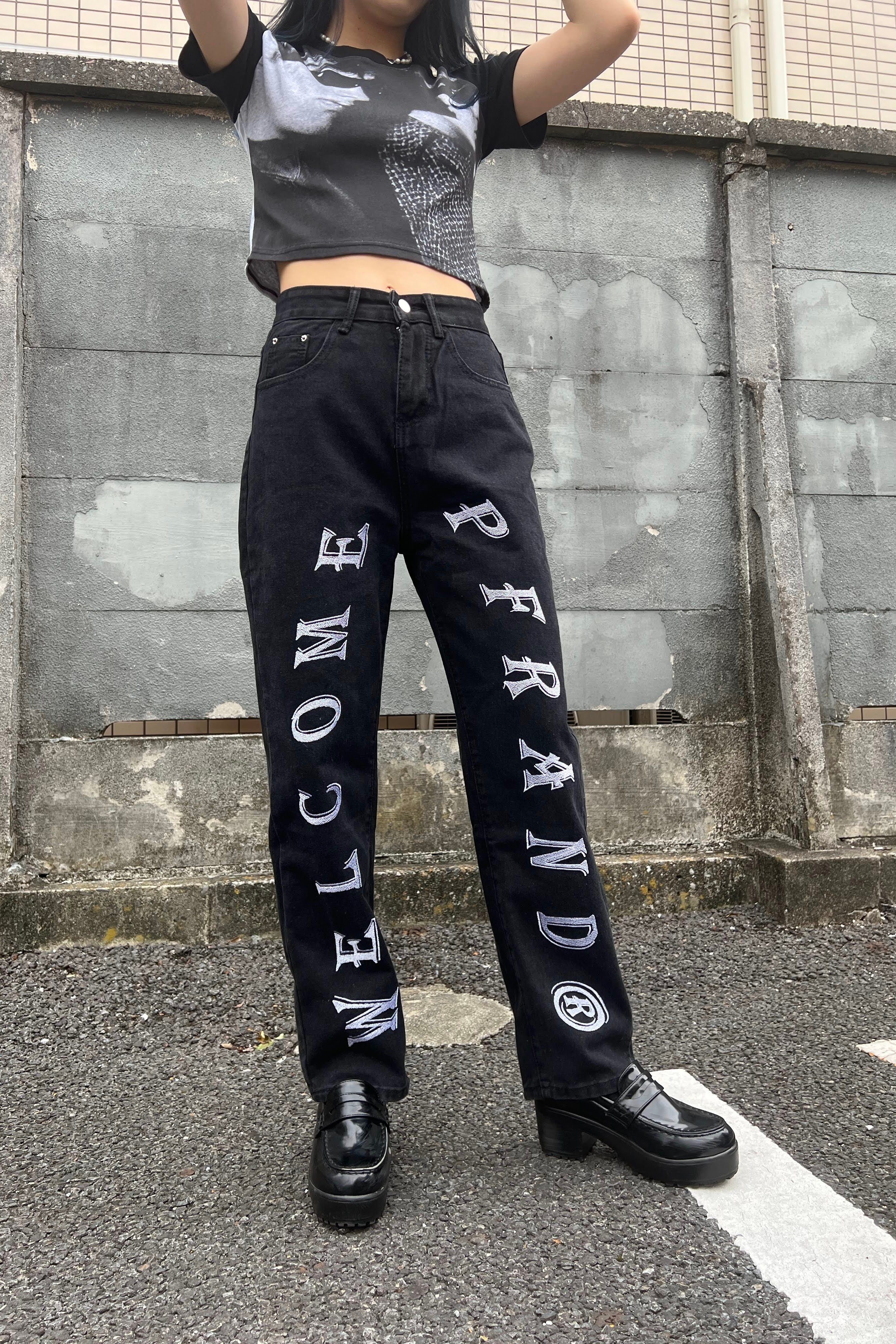 【極美品/50】モンクレール　デニムパンツ　ワッペン付き　22-23モデル MONCLER ジーンズメンズモンクレールコピー2022新品コレクション